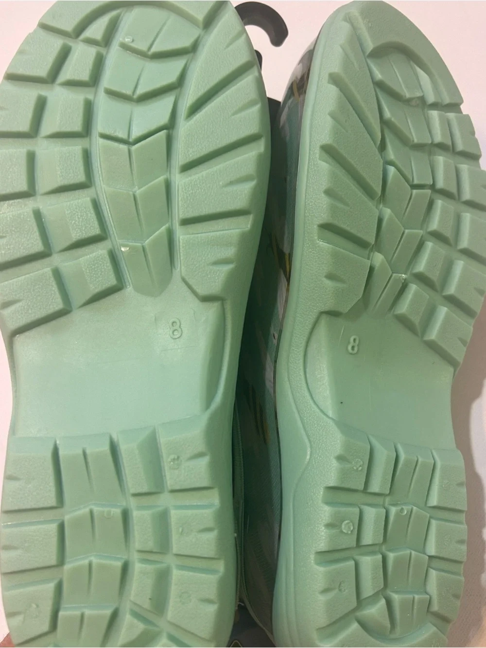 Bee Print Garden Shoes Waterproof Memory Foam Clog Mint Green Women’s Size 8 NWT
